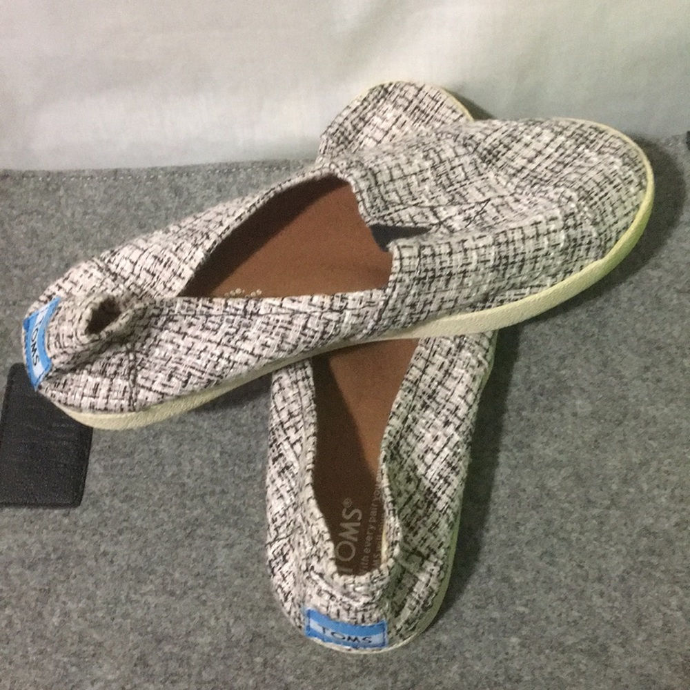 Toms Women’s Avalon Black/Pink SZ W 6 Slip-On - Picture 5 of 8